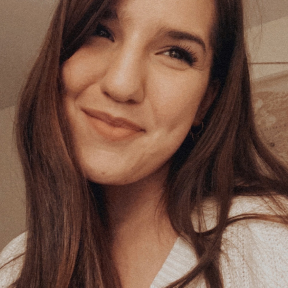 Meet your Posher, Adrea